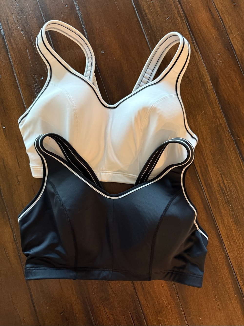 Set of 2 Women’s Livi Active Sports Bras - White and Black 38D